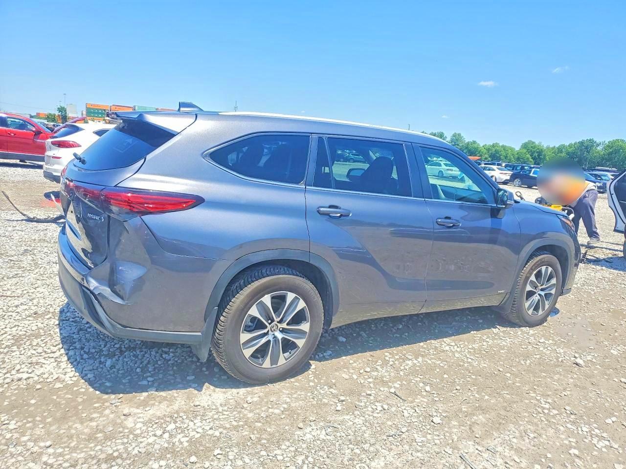 TOYOTA HIGHLANDER HYBRID