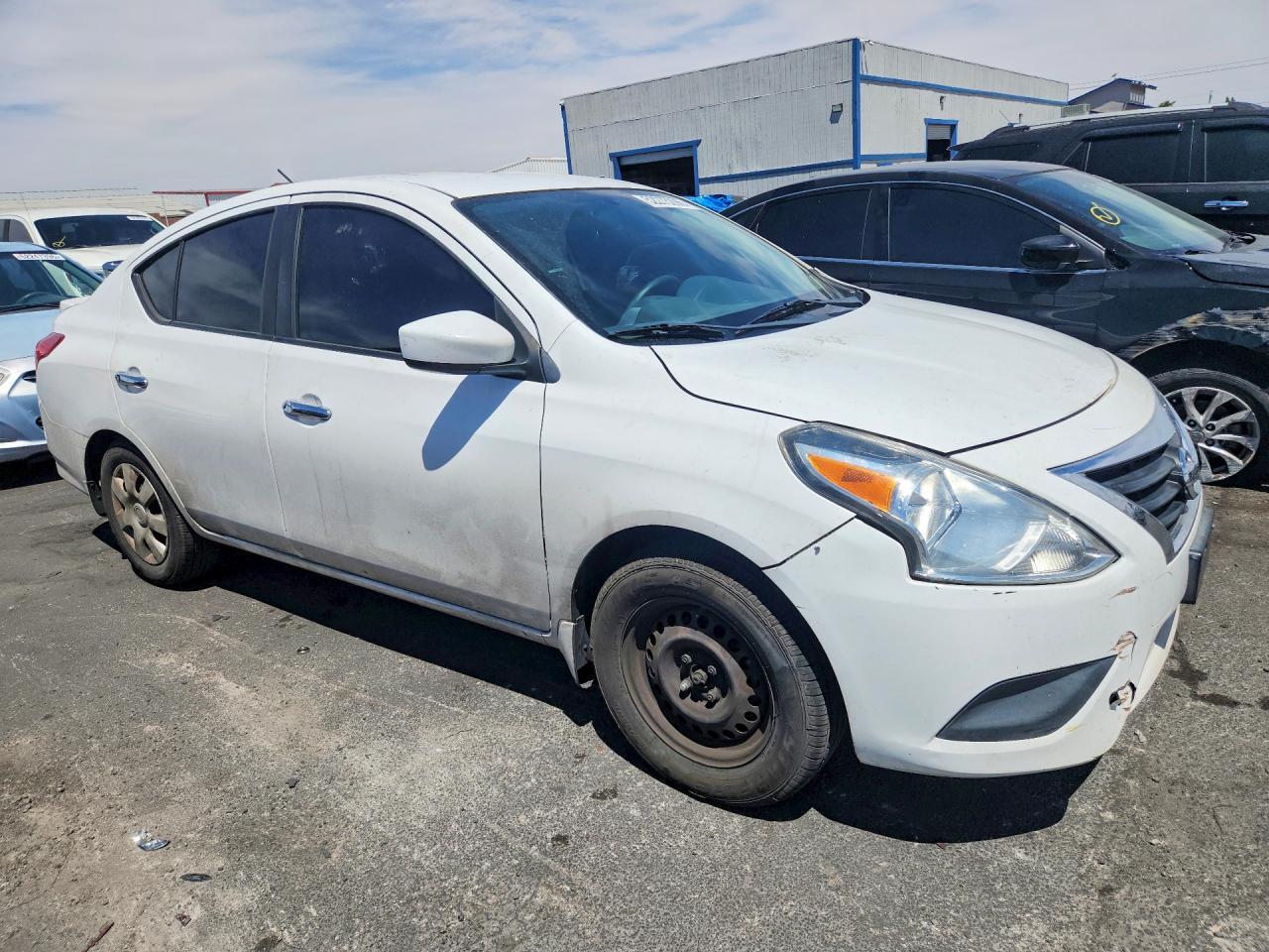 2015 NISSAN VERSA — фото 4
