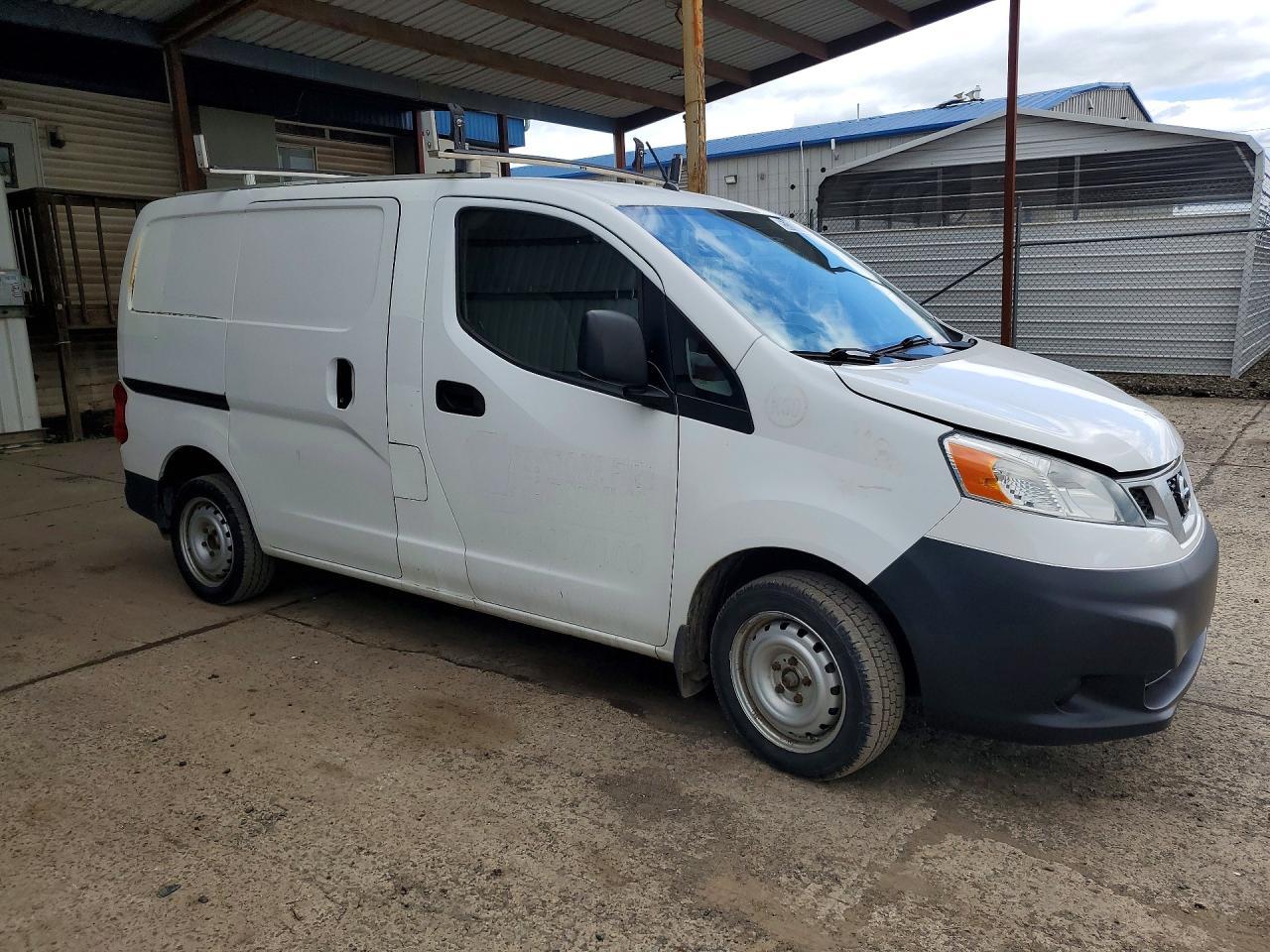 NISSAN NV200
