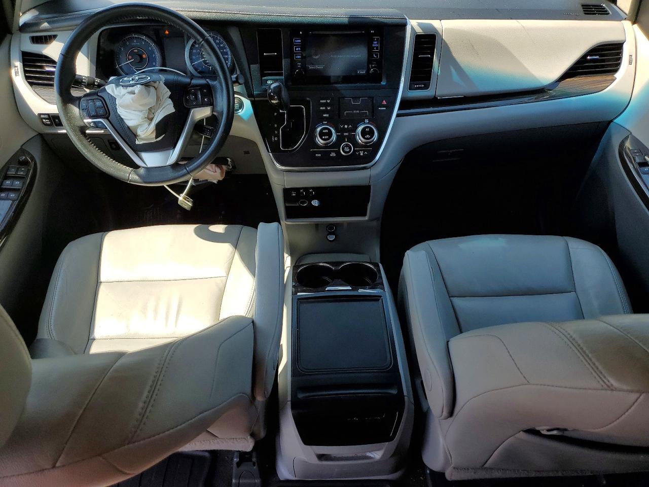 2017 TOYOTA SIENNA — фото 8