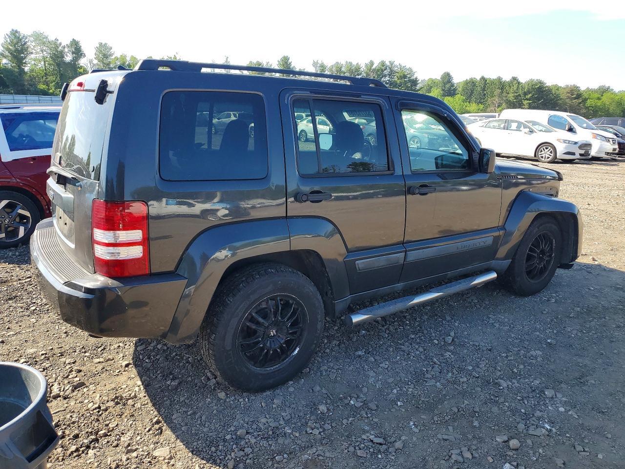 2011 JEEP LIBERTY — фото 3