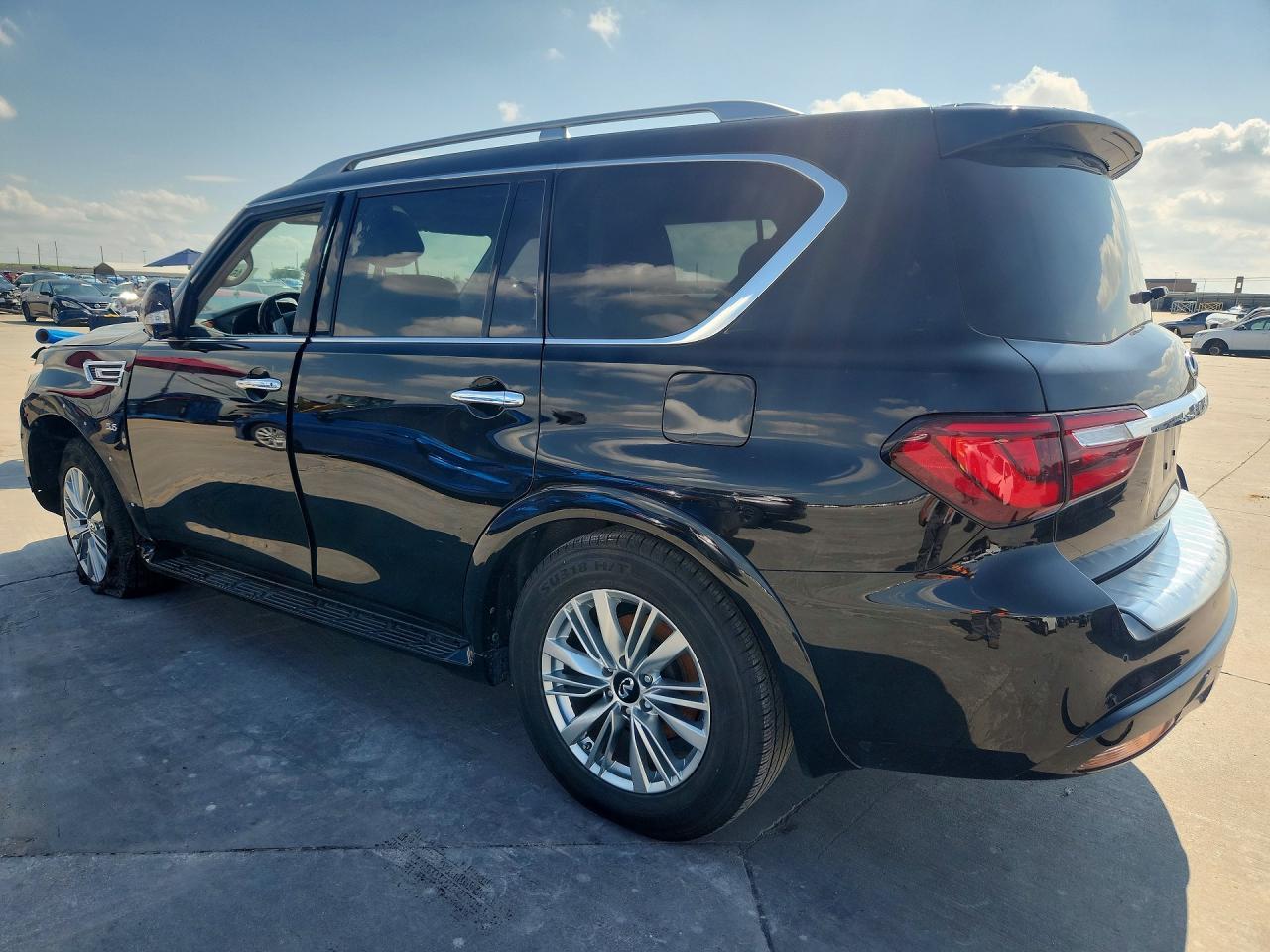 2019 INFINITI QX80 — фото 2