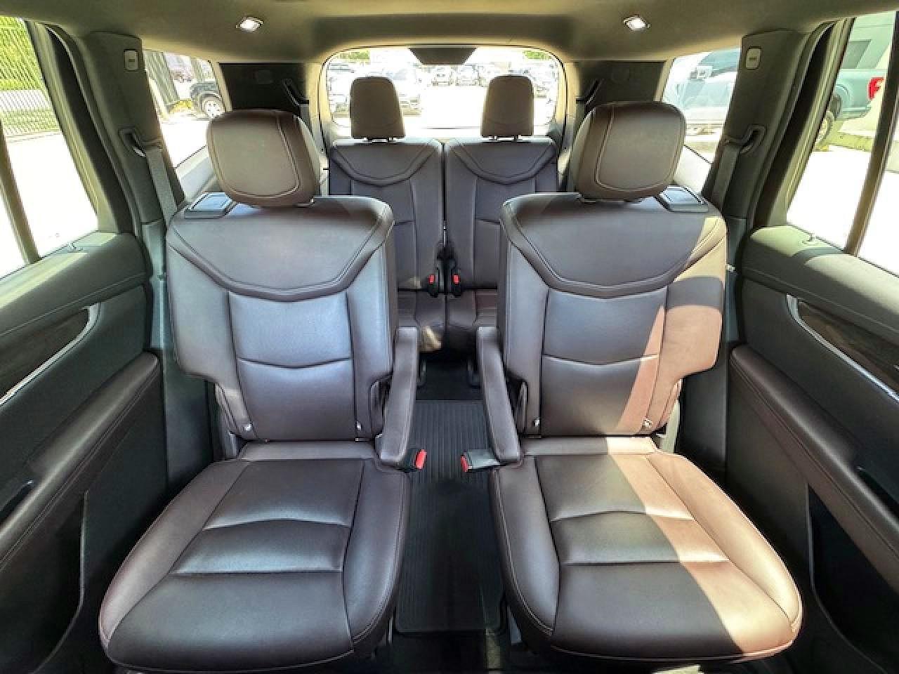 CADILLAC XT6