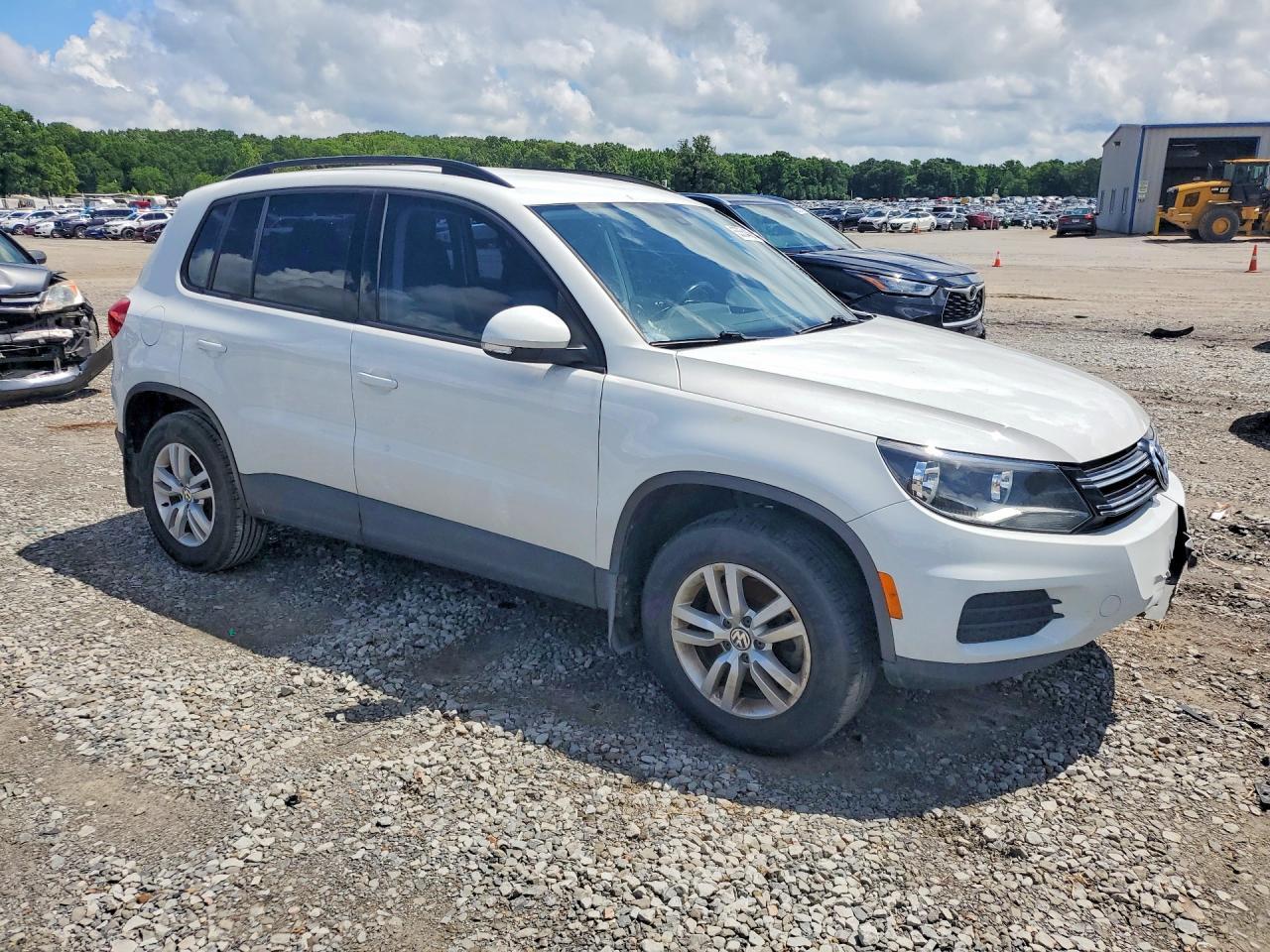 2017 VOLKSWAGEN TIGUAN — фото 4