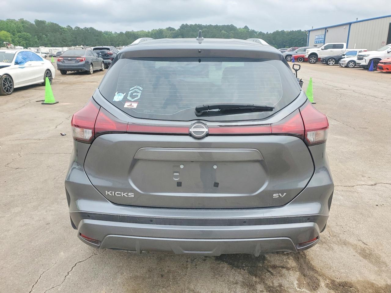 NISSAN KICKS
