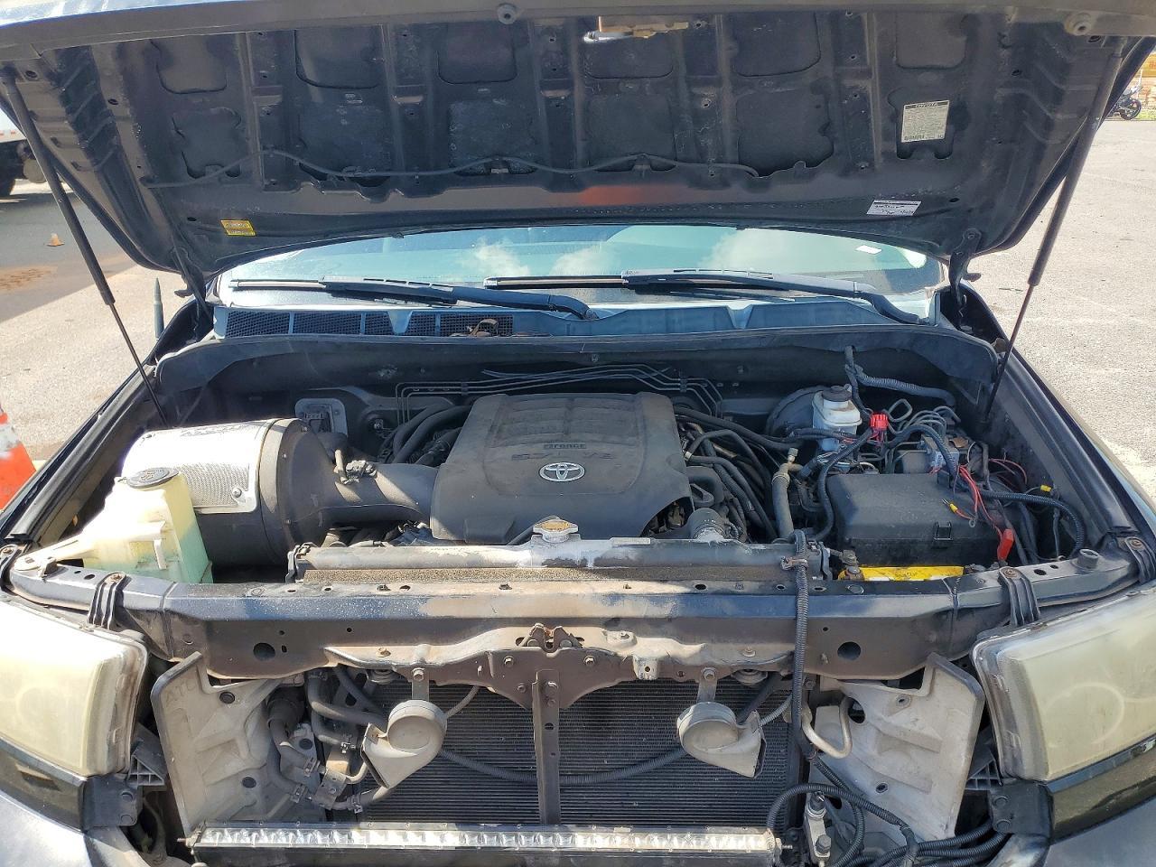 TOYOTA TUNDRA