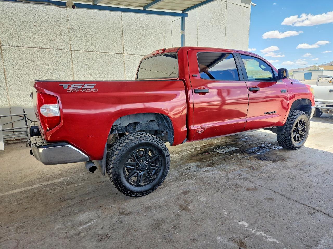 TOYOTA TUNDRA