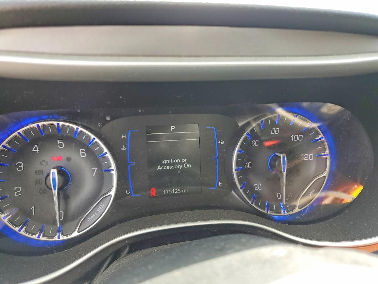 CHRYSLER PACIFICA