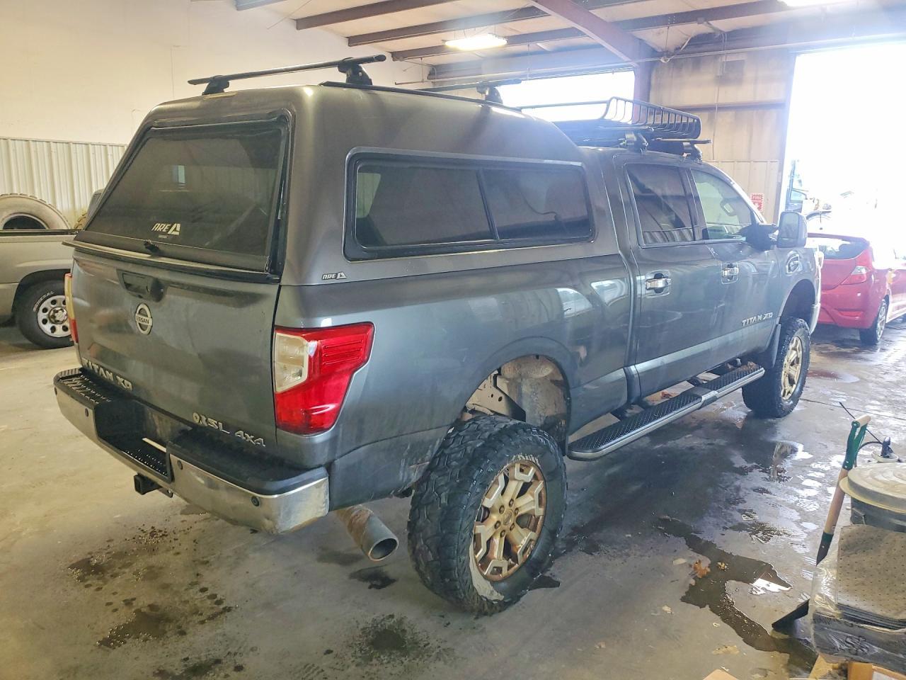 NISSAN TITAN