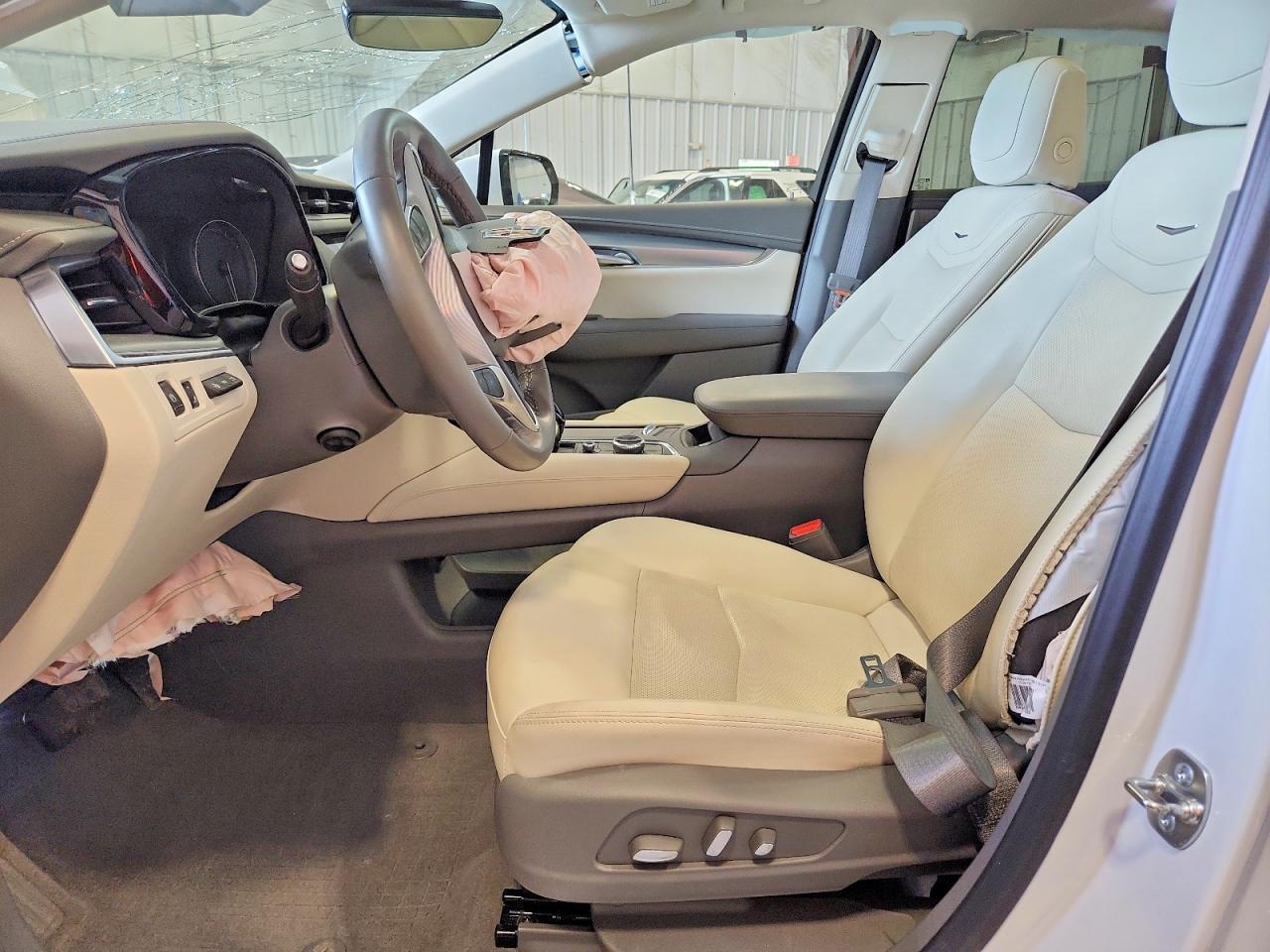2025 CADILLAC XT5 — фото 7