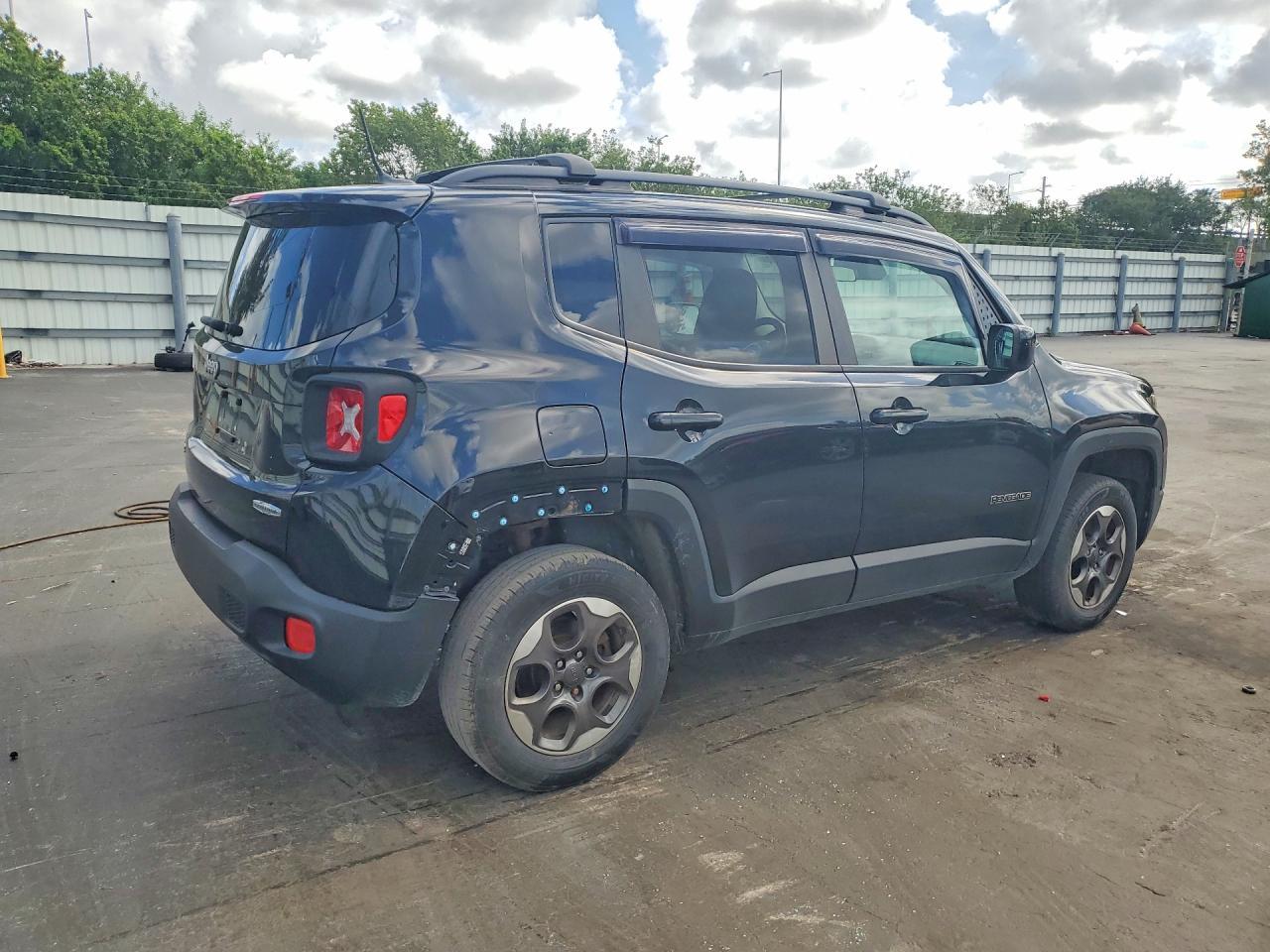 2016 JEEP RENEGADE — фото 3