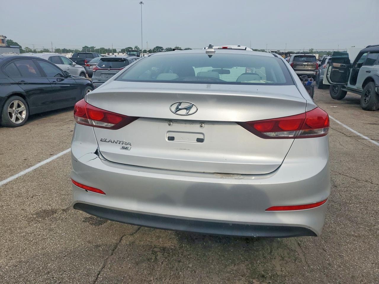 2017 HYUNDAI ELANTRA — фото 6