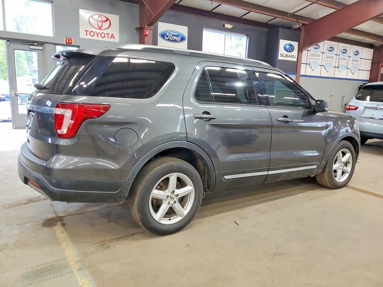 FORD EXPLORER