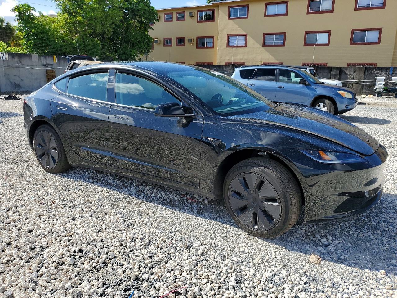 2026 TESLA MODEL 3 — фото 4