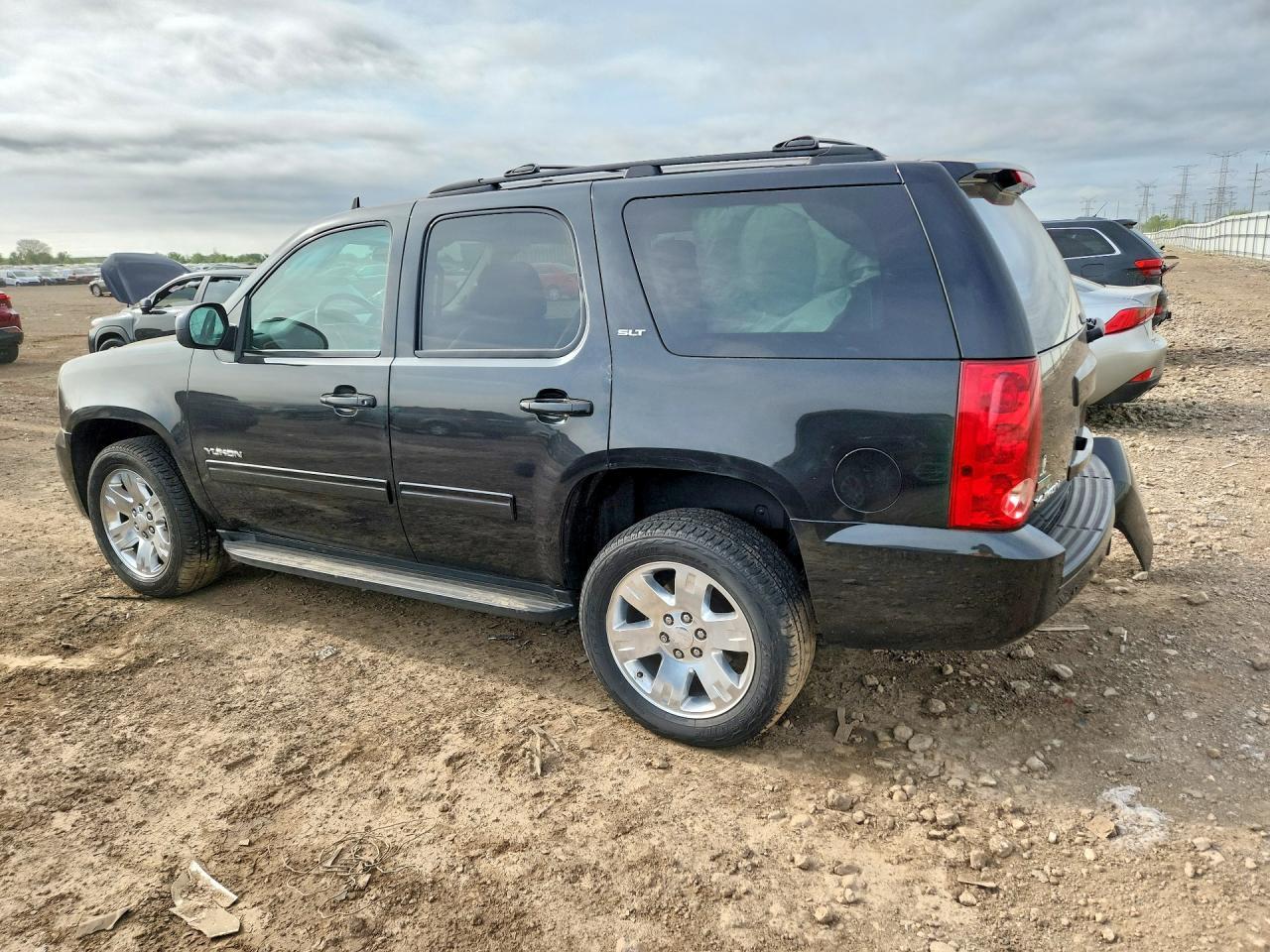 2011 GMC YUKON — фото 2