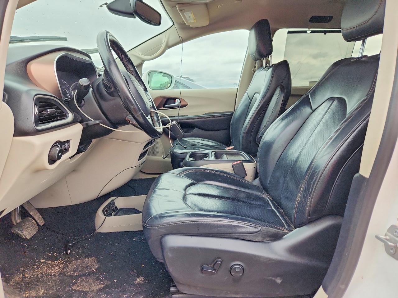 CHRYSLER PACIFICA