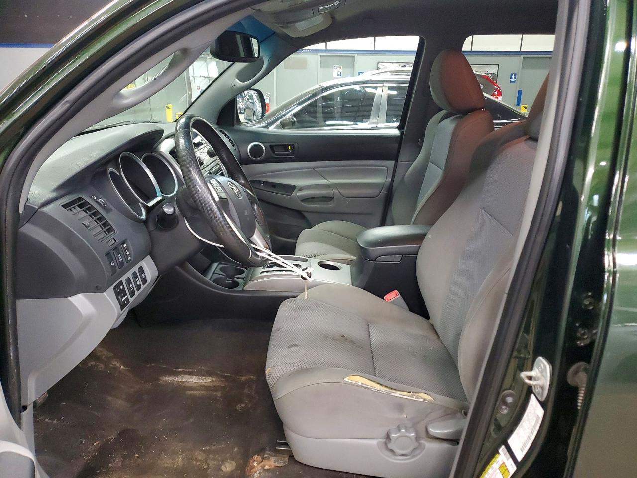 TOYOTA TACOMA