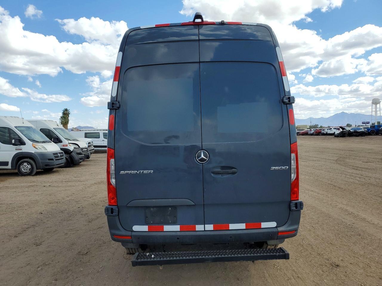 MERCEDES-BENZ SPRINTER