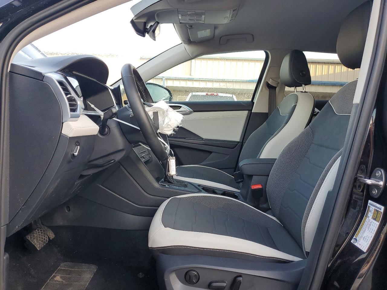 VOLKSWAGEN TAOS