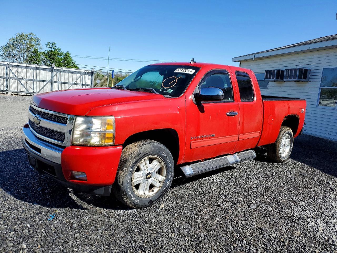 2011 CHEVROLET SILVERADO 1500 — фото 1