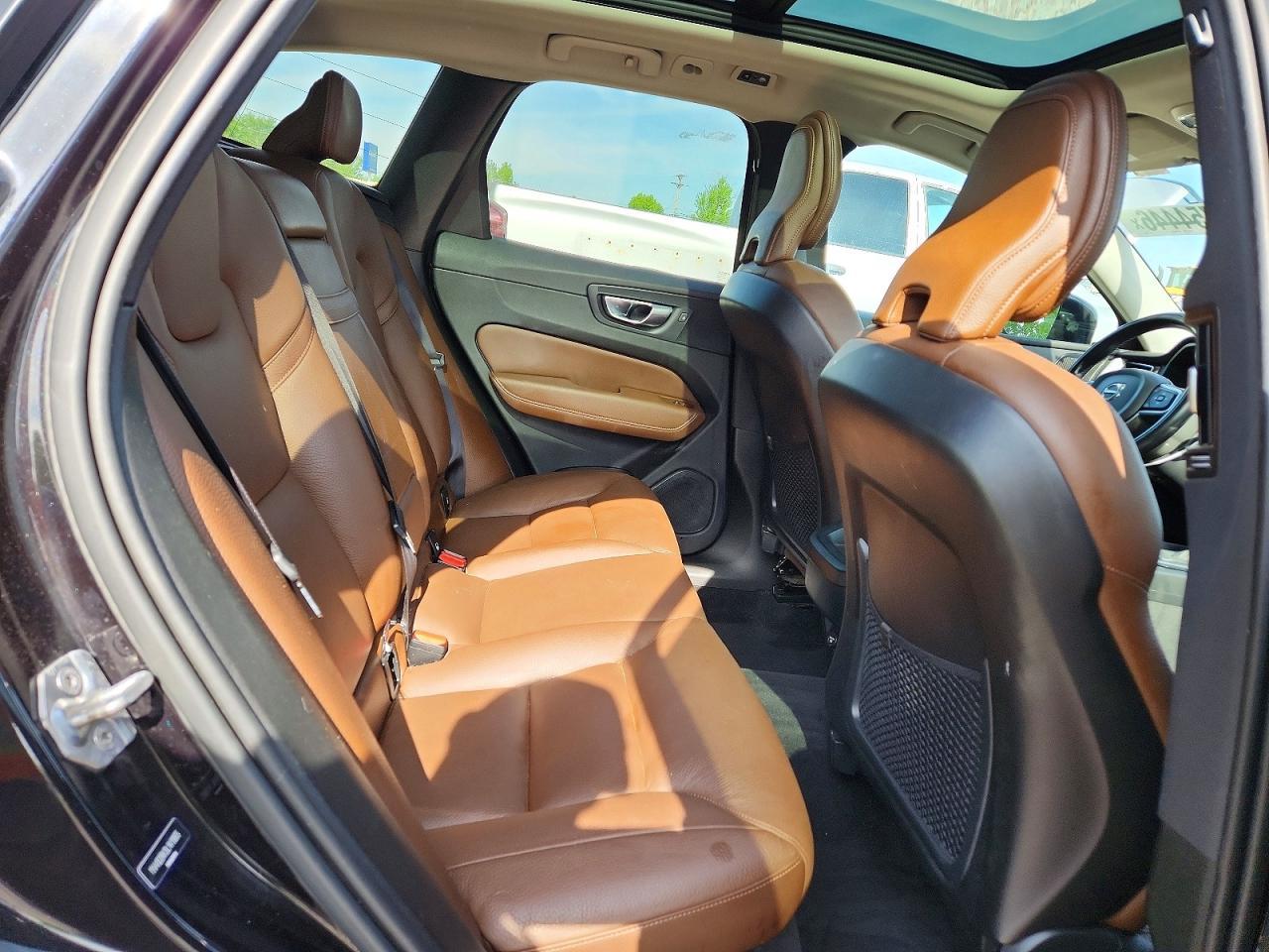 2020 VOLVO XC60 — фото 11