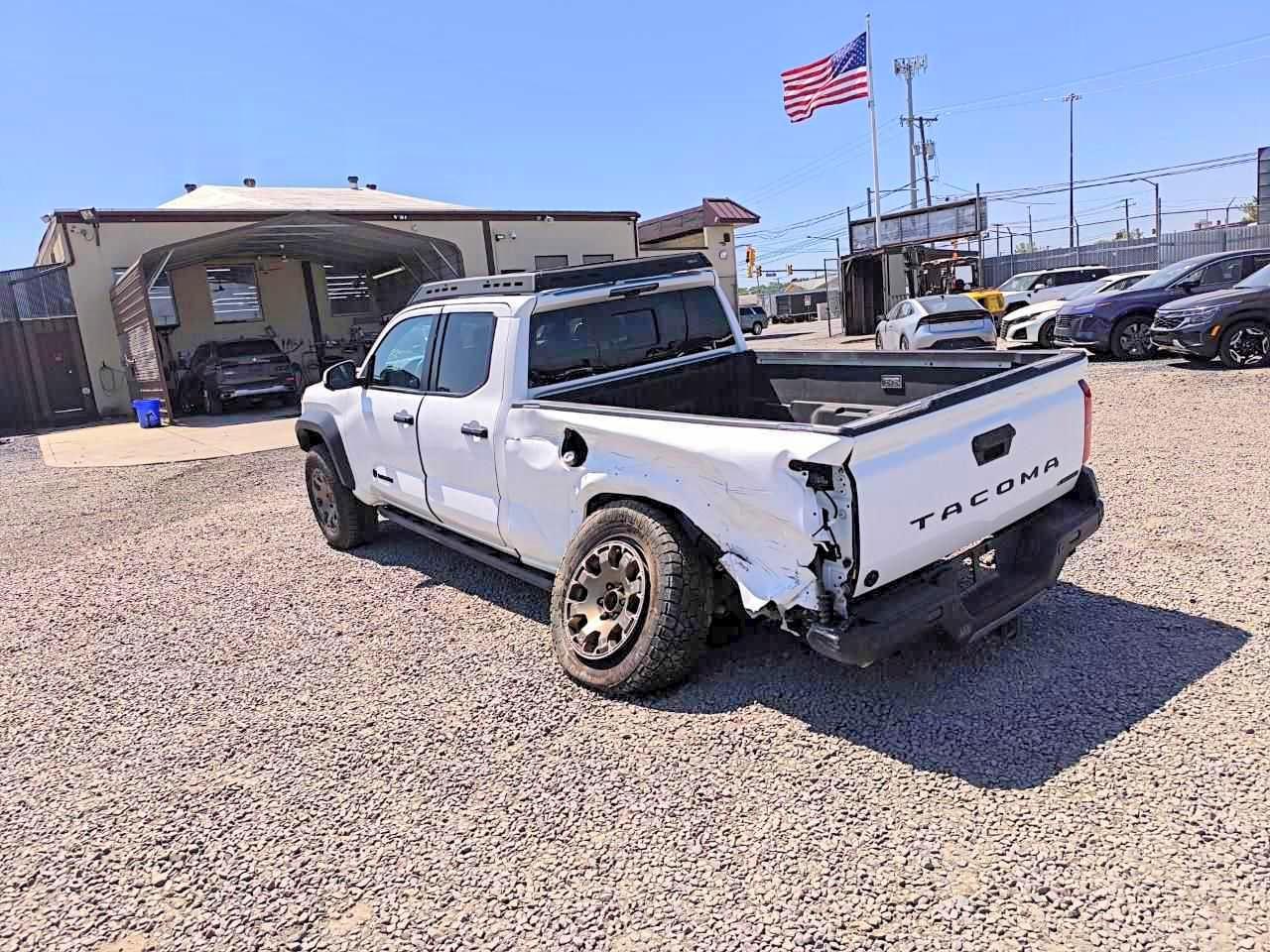 TOYOTA TACOMA
