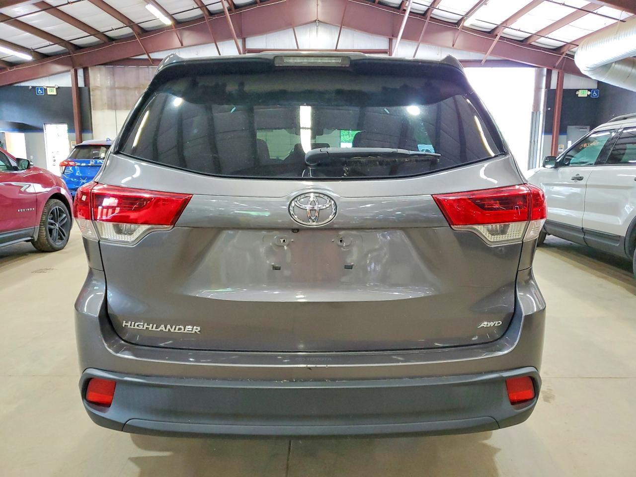 2019 TOYOTA HIGHLANDER — фото 6