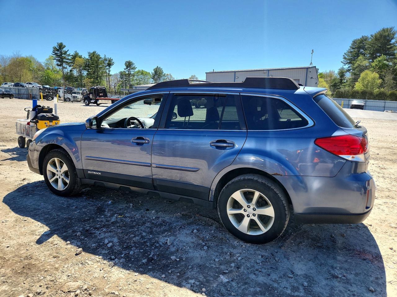 2013 SUBARU OUTBACK — фото 2