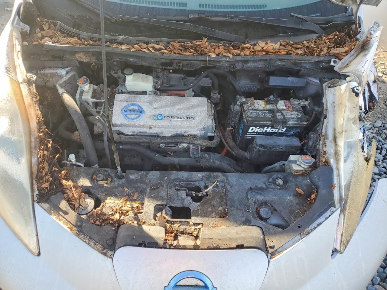 2012 NISSAN LEAF — фото 11