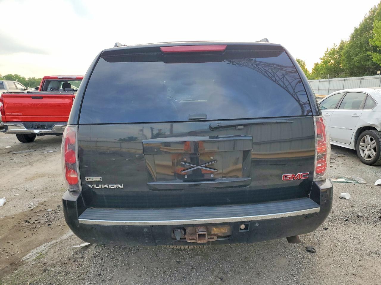 2012 GMC YUKON — фото 6