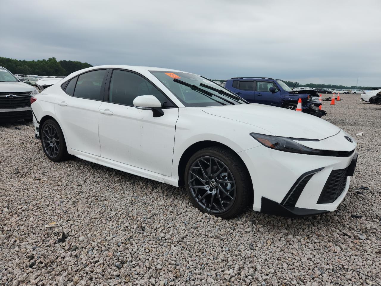 2025 TOYOTA CAMRY HYBRID — фото 4