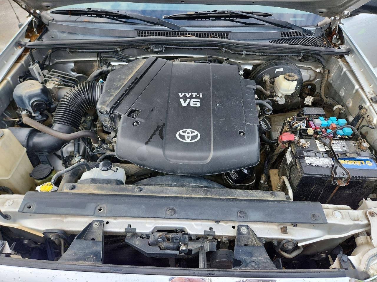 TOYOTA TACOMA