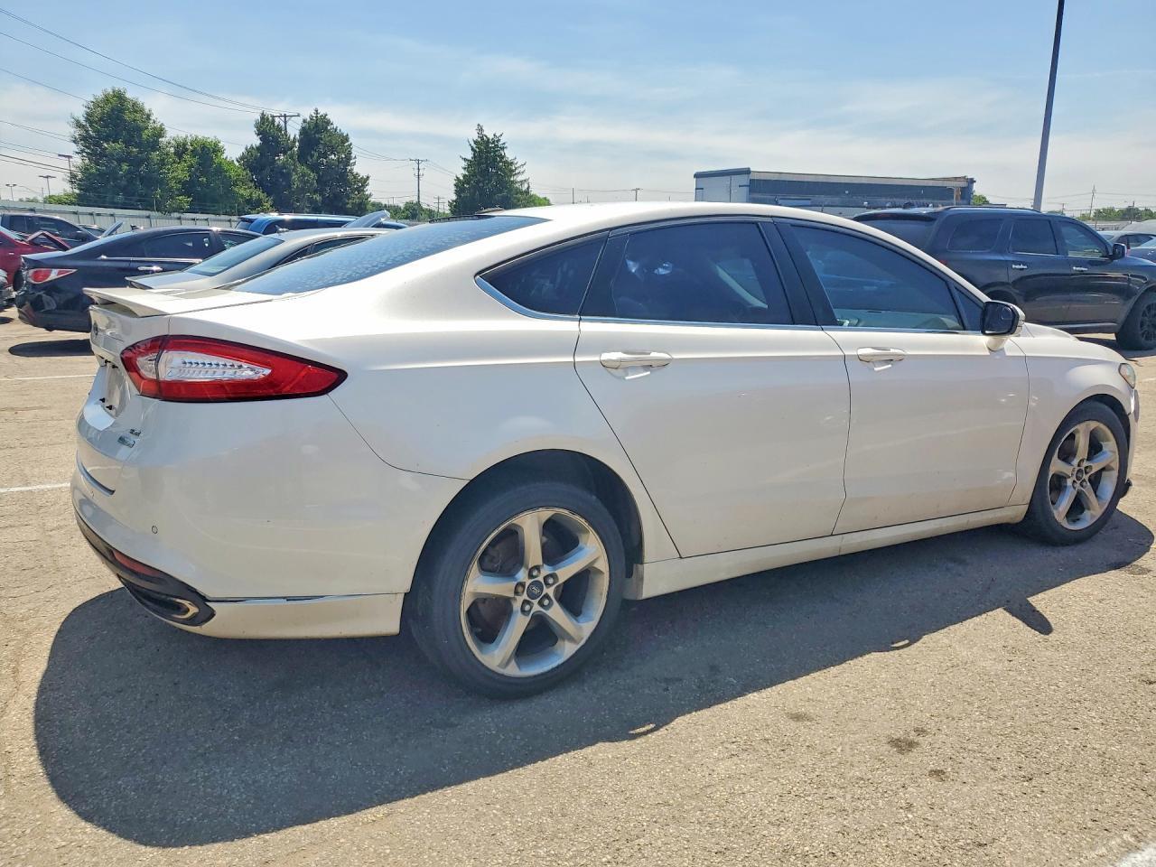 FORD FUSION