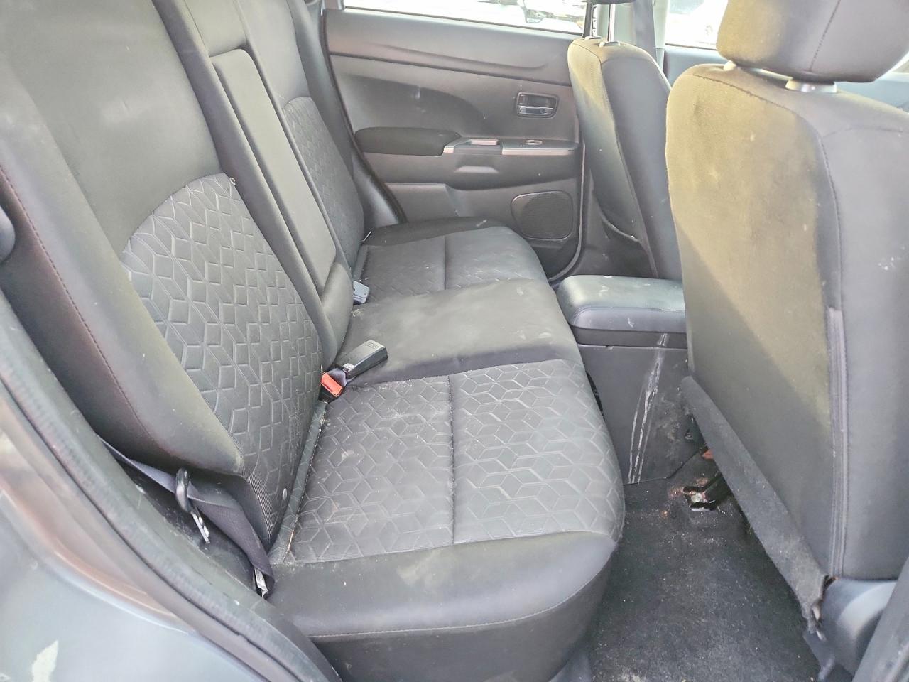 MITSUBISHI OUTLANDER SPORT