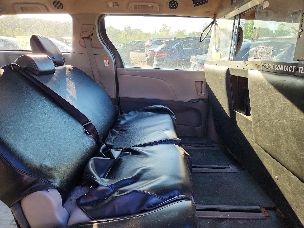 2016 TOYOTA SIENNA — фото 11