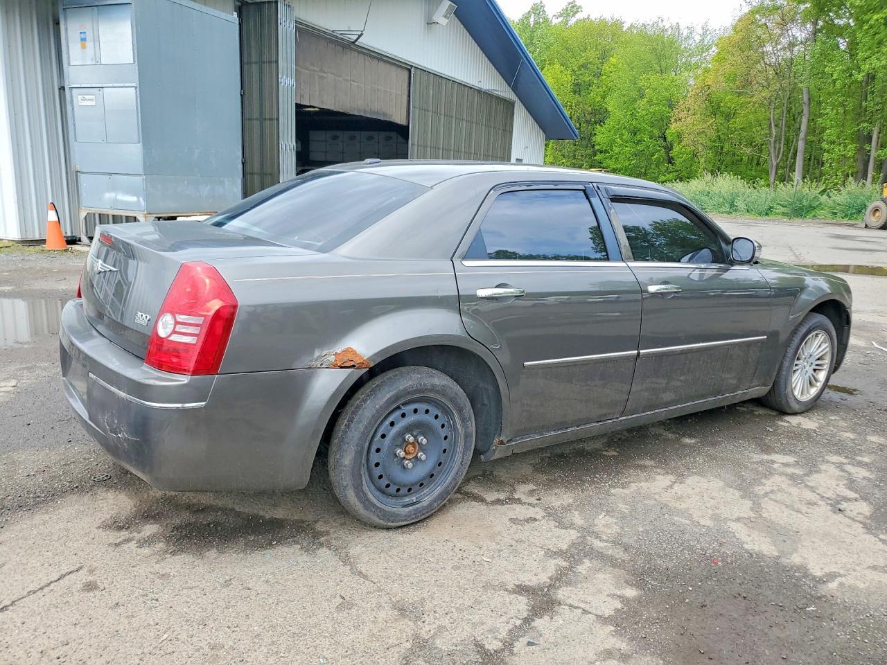 CHRYSLER 300