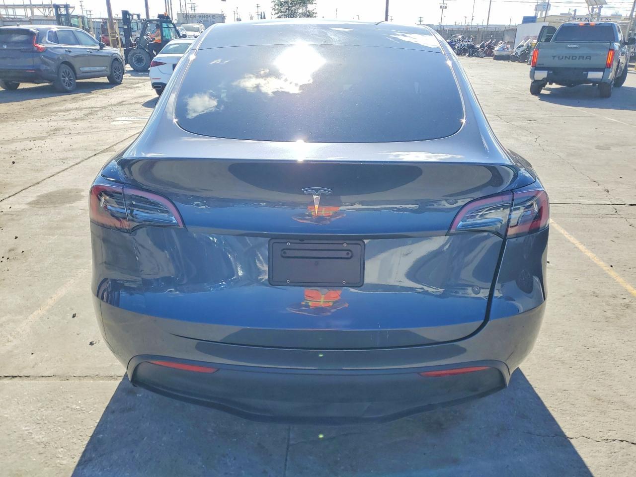 2023 TESLA MODEL Y — фото 6