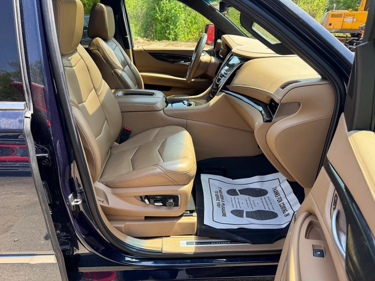 CADILLAC ESCALADE
