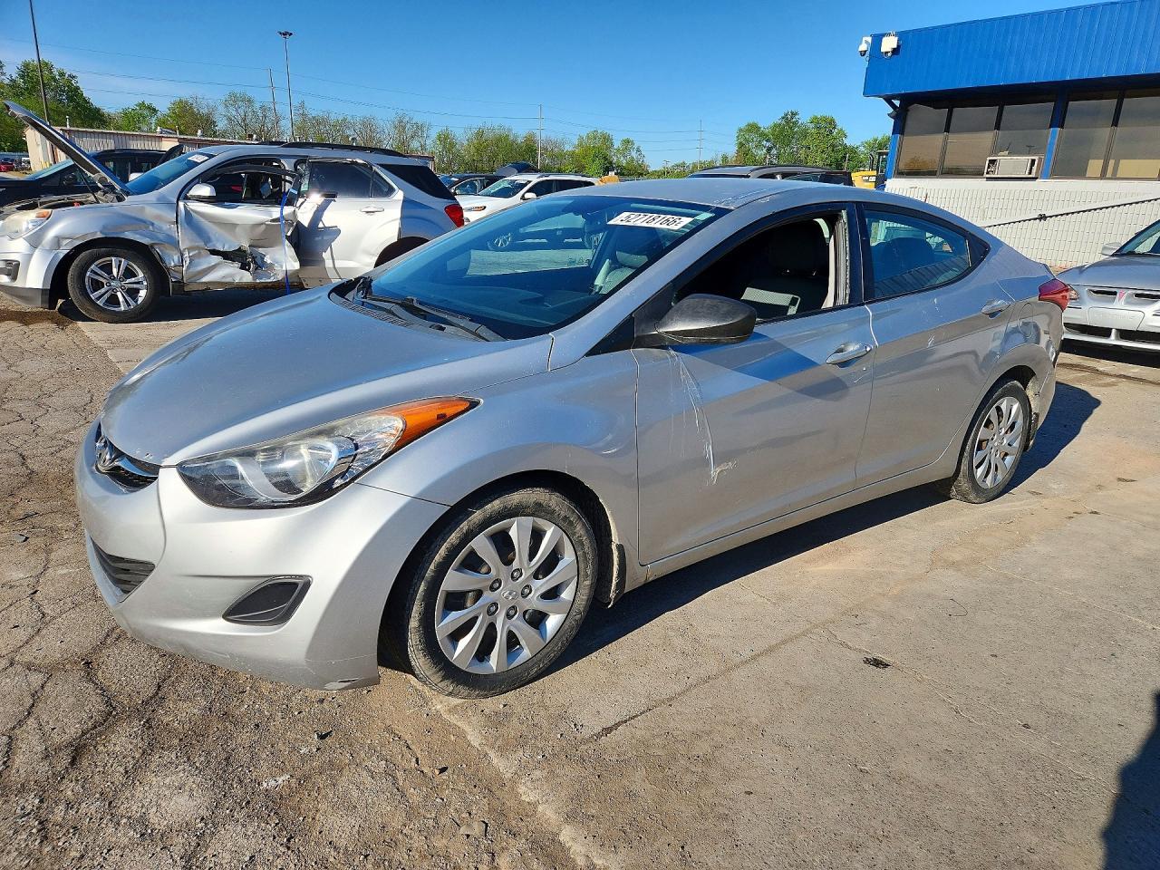 HYUNDAI ELANTRA