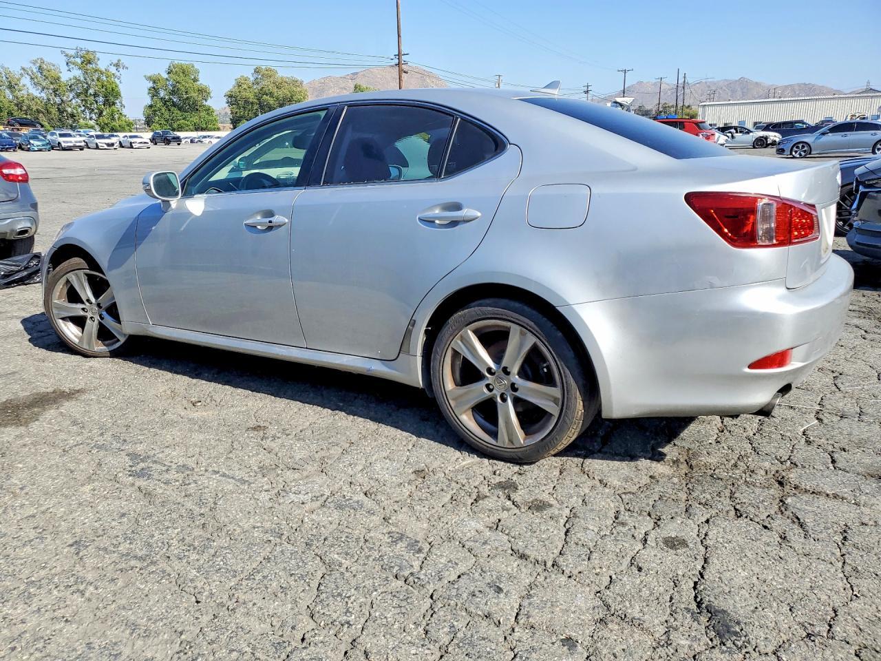2011 LEXUS IS 250 — фото 2