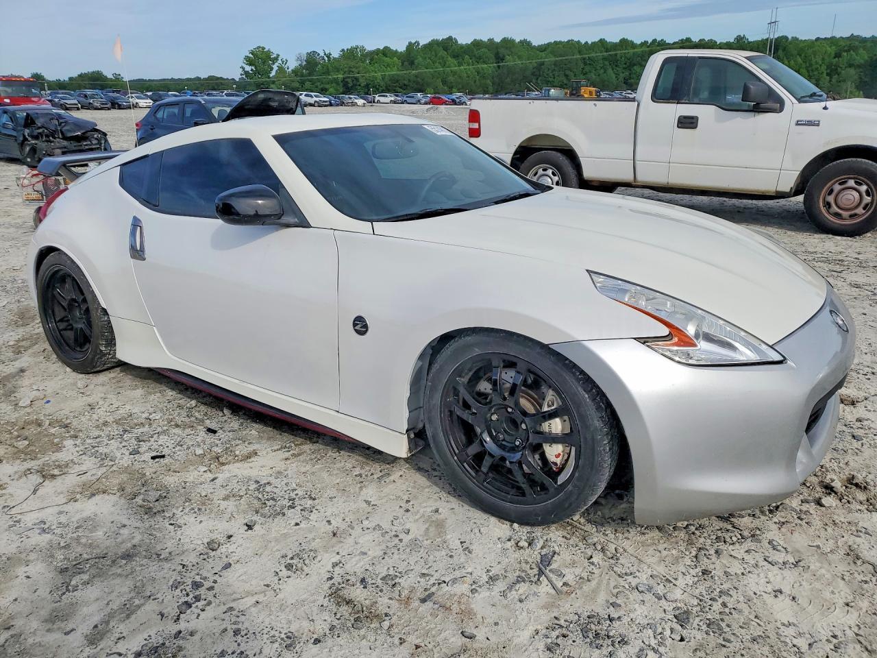 NISSAN 370Z