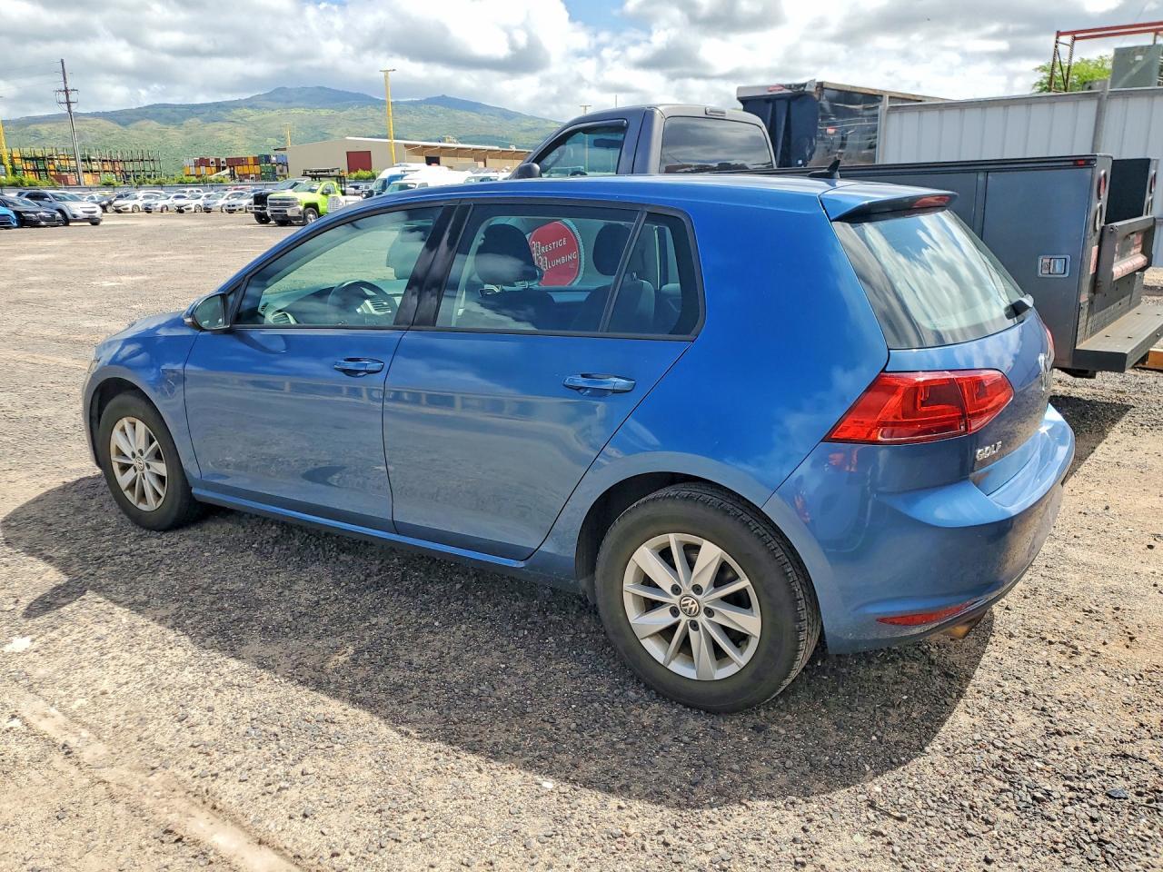 VOLKSWAGEN GOLF