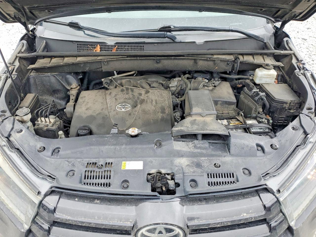 TOYOTA HIGHLANDER
