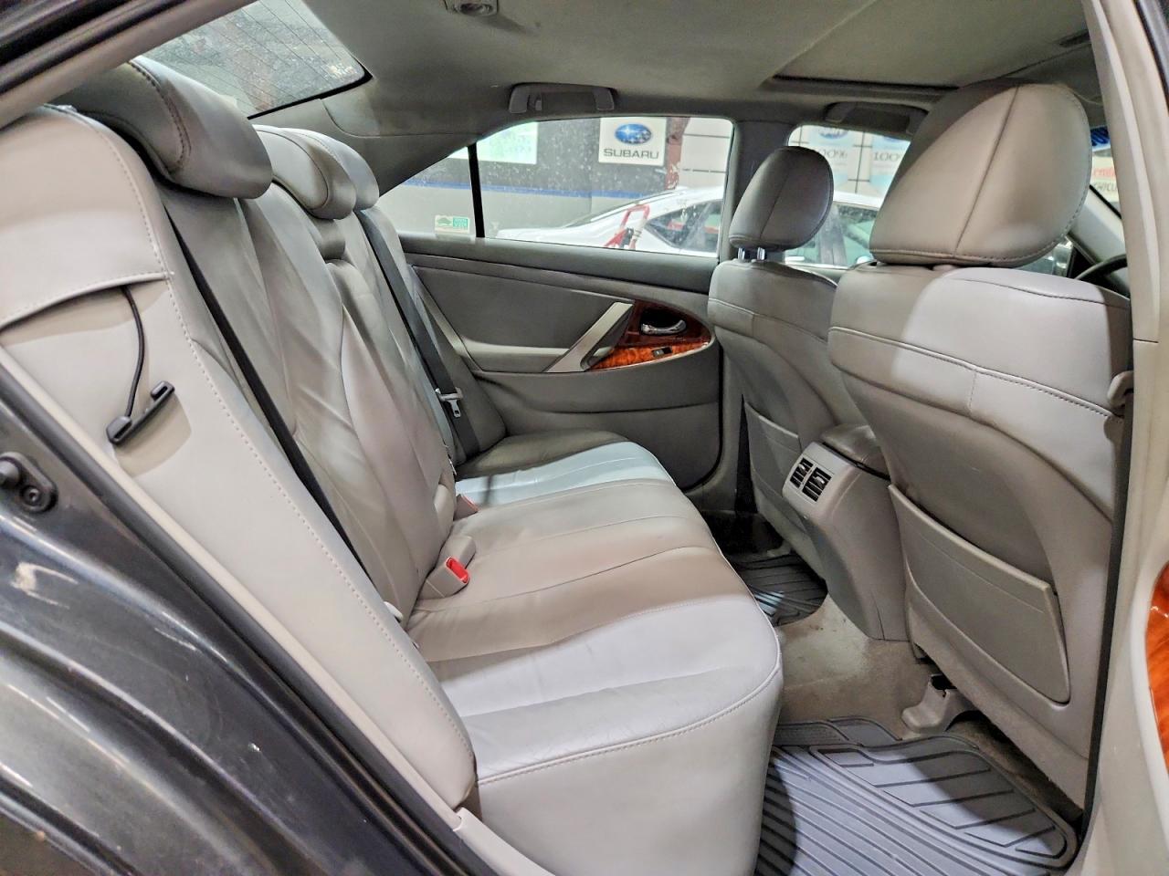 2011 TOYOTA CAMRY HYBRID — фото 10