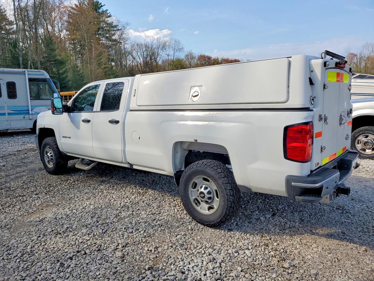 2019 CHEVROLET SILVERADO 1500 — фото 2