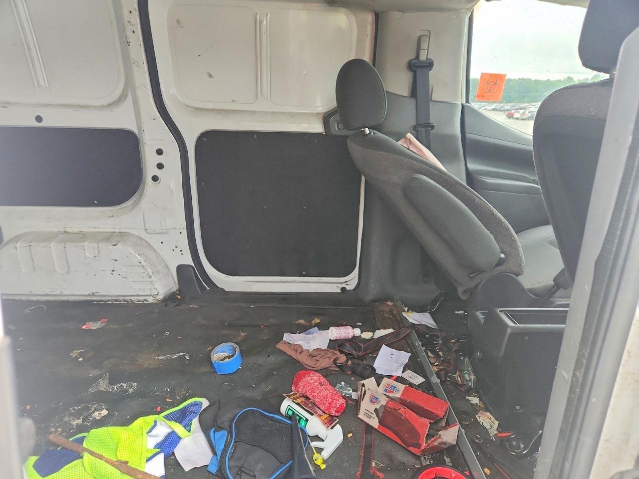 2015 NISSAN NV200 — фото 11