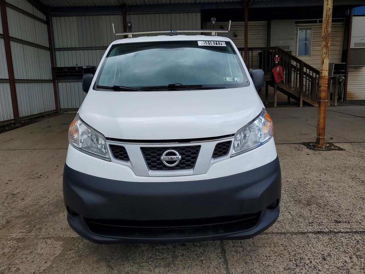 NISSAN NV200