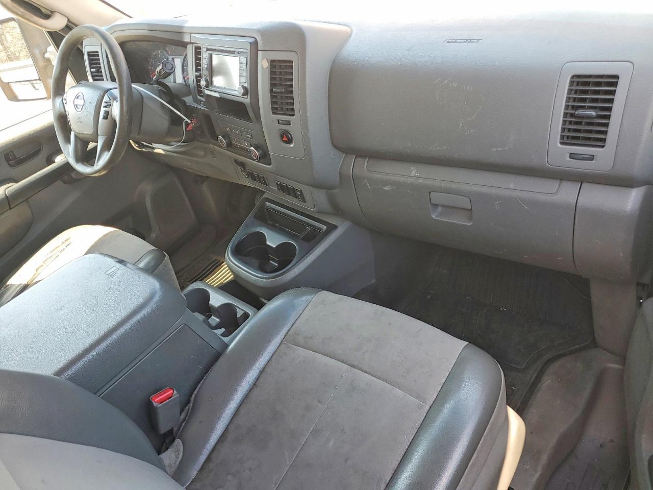 NISSAN NV2500