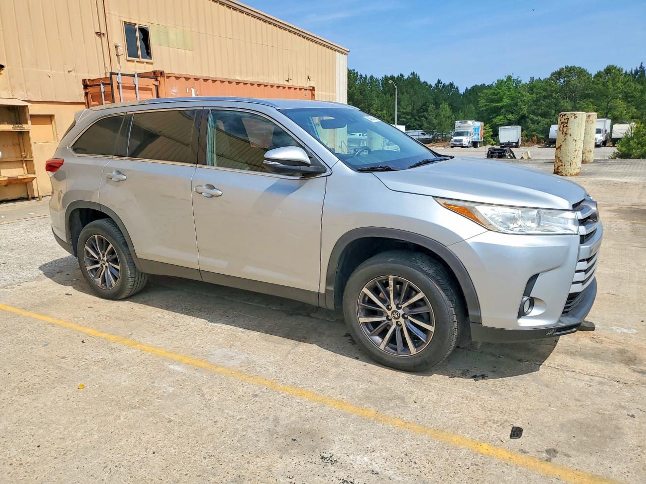 2019 TOYOTA HIGHLANDER — фото 4