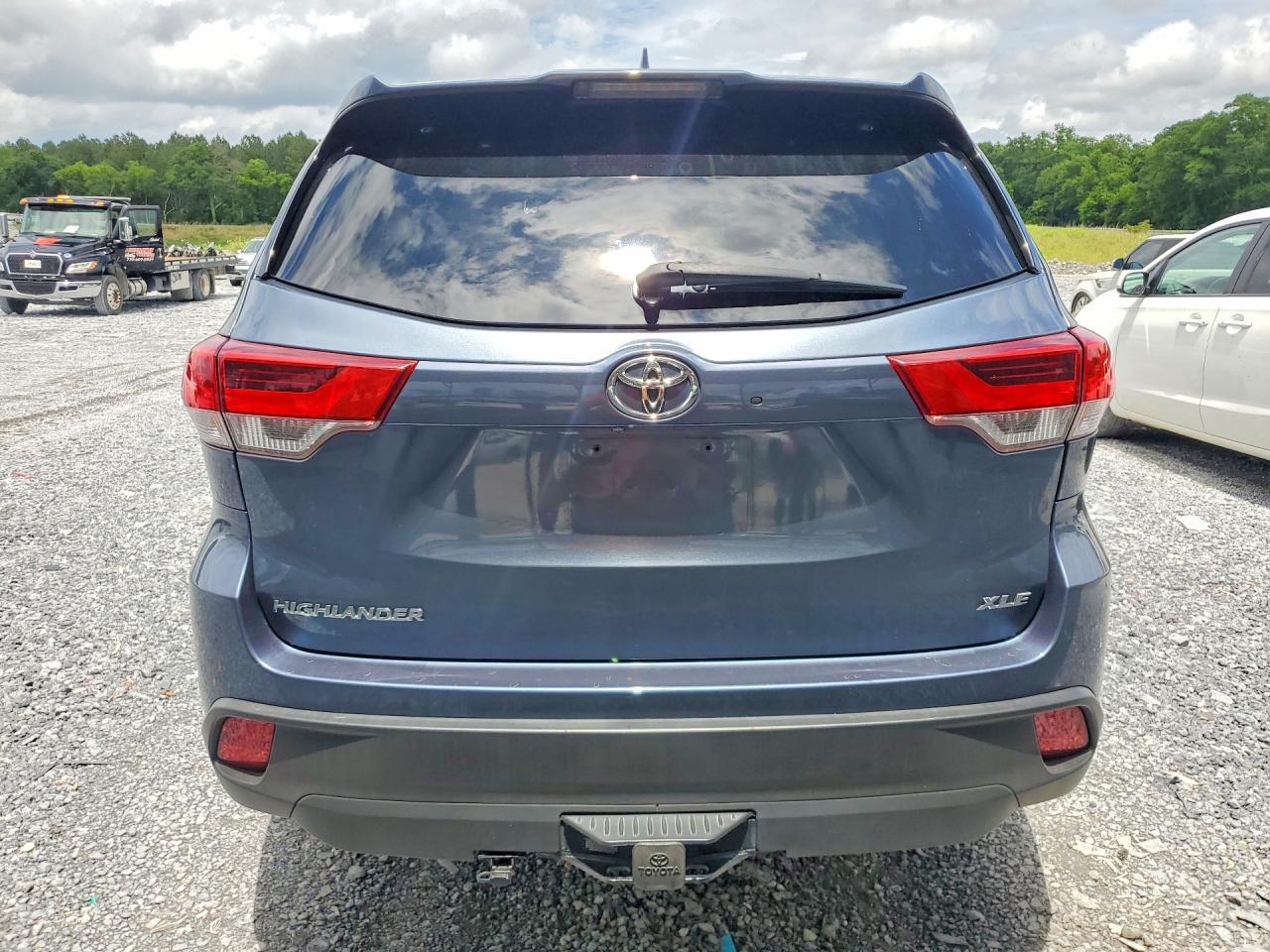 2019 TOYOTA HIGHLANDER — фото 6